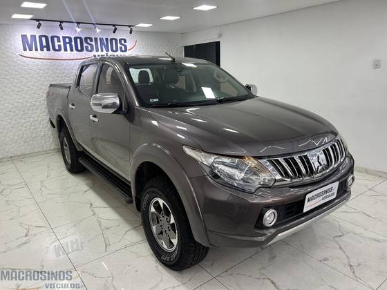 MITSUBISHI L200 TRITON 2.4 16V TURBO DIESEL SPORT HPE-S CD 4P 4X4 AUTOMÁTICO MITSUBISHI L200 TRITON 2.4 16V TURBO DIESEL SPORT HPE-S CD 4P 4X4 AUTOMÁTICO